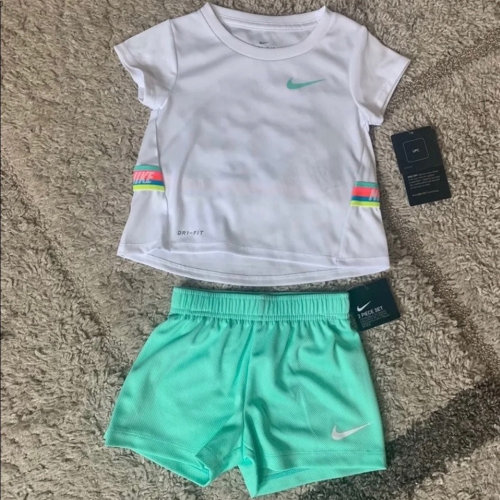 nike girls!